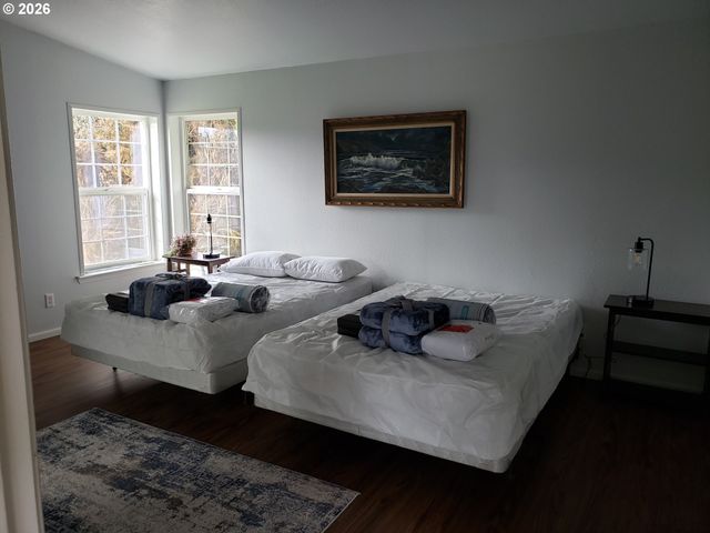 86413 CROFT LAKE Ln, Bandon, OR 97411