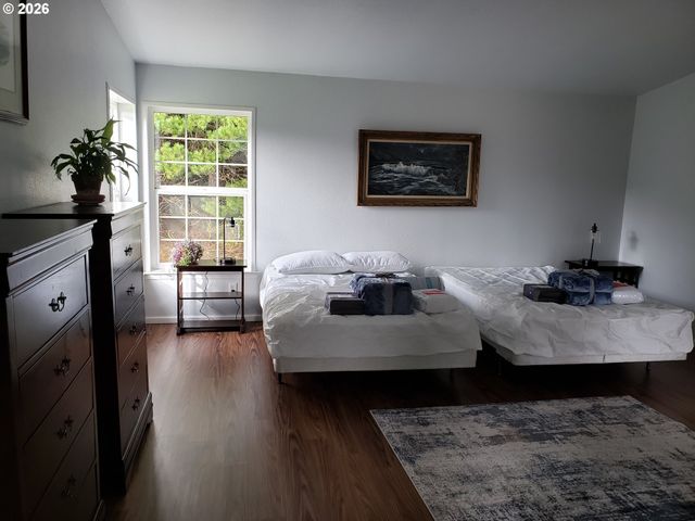 86413 CROFT LAKE Ln, Bandon, OR 97411