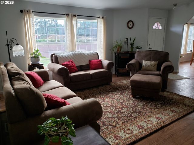 86413 CROFT LAKE Ln, Bandon, OR 97411