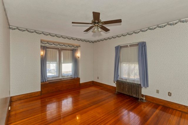 57 Lyndale St, Springfield, MA 01108