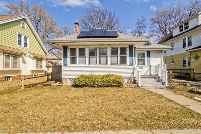 57 Lyndale St, Springfield, MA 01108