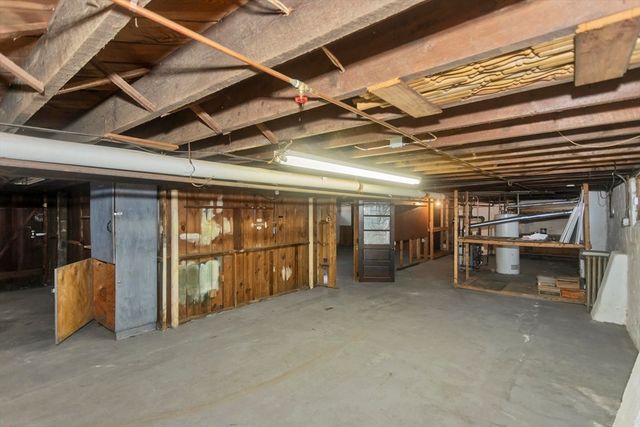 57 Lyndale St, Springfield, MA 01108