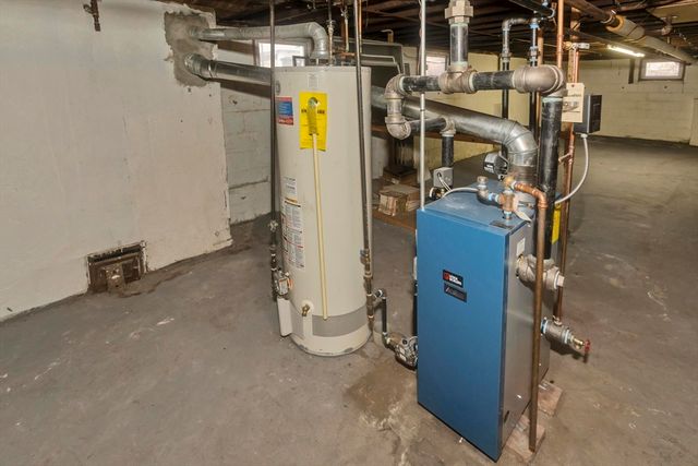 57 Lyndale St, Springfield, MA 01108