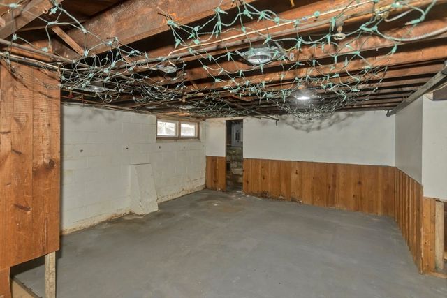 57 Lyndale St, Springfield, MA 01108