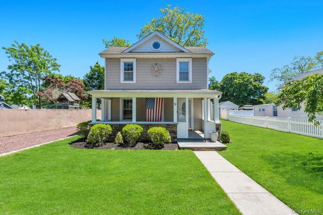 9 Wiggins Avenue, Patchogue, NY 11772