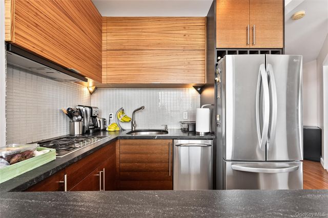 11-24 31st Avenue 12A, Astoria, NY 11106