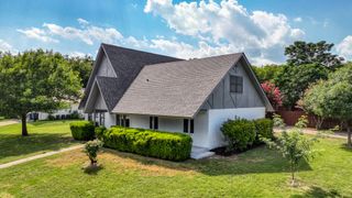 1723 W Doyle Street, Granbury, TX 76048