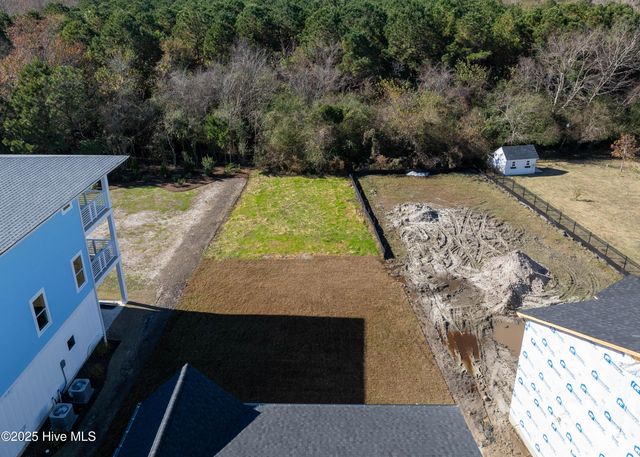 366 Summerhouse Drive, Holly Ridge, NC 28445