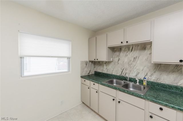 2301 Hood Avenue, Cleveland, OH 44109