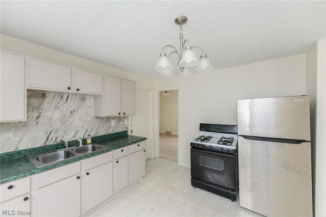 2301 Hood Avenue, Cleveland, OH 44109