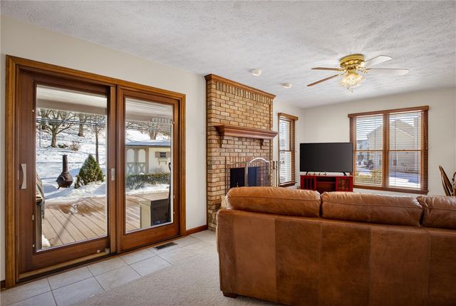 3016 Thomas Jefferson Dr, Jefferson Hills, PA 15025