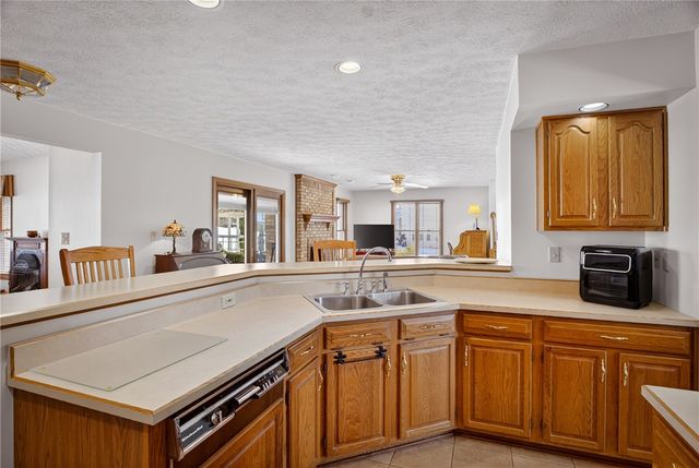 3016 Thomas Jefferson Dr, Jefferson Hills, PA 15025