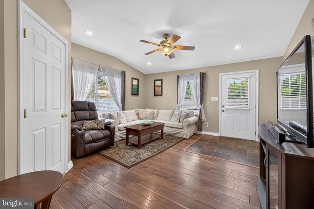 560 HOLMES RD, Morton, PA 19070