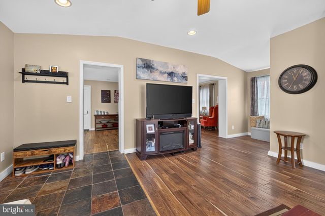 560 HOLMES RD, Morton, PA 19070