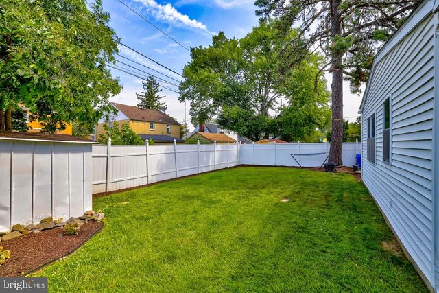 560 HOLMES RD, Morton, PA 19070