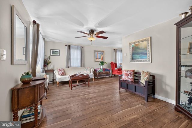 560 HOLMES RD, Morton, PA 19070