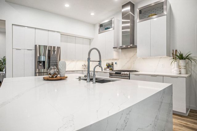 11437 State Road, Nunica, MI 49448