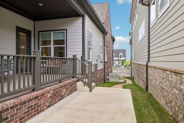 6024 Congress Dr, Franklin, TN 37064