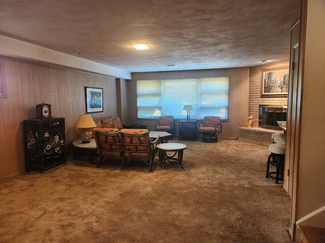 4640 W Estes Avenue, Lincolnwood, IL 60712
