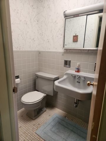4640 W Estes Avenue, Lincolnwood, IL 60712