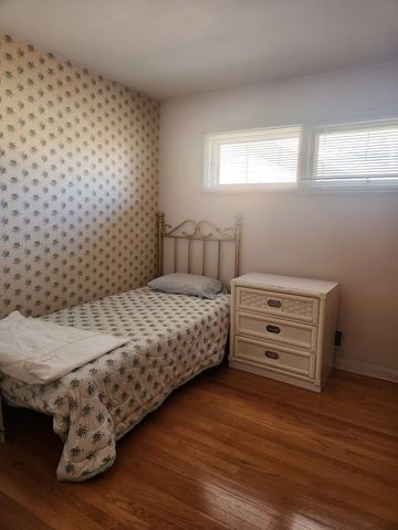 4640 W Estes Avenue, Lincolnwood, IL 60712