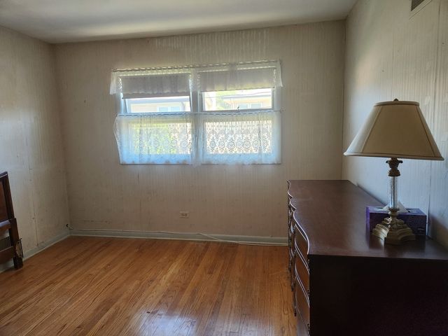 4640 W Estes Avenue, Lincolnwood, IL 60712
