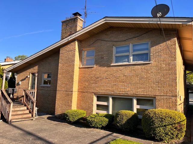 4640 W Estes Avenue, Lincolnwood, IL 60712