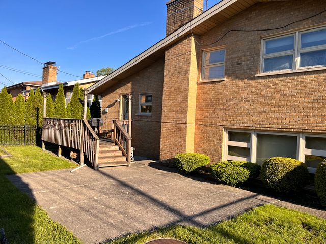 4640 W Estes Avenue, Lincolnwood, IL 60712