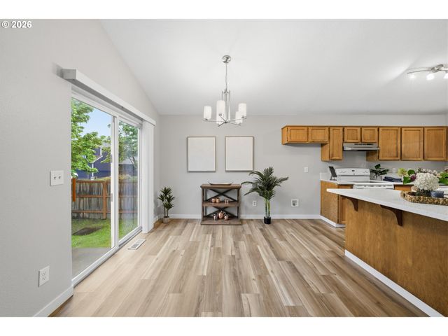 18974 Sw CHRISTOPHER Dr, Beaverton, OR 97003