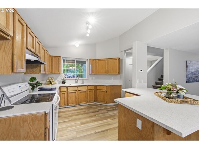 18974 Sw CHRISTOPHER Dr, Beaverton, OR 97003