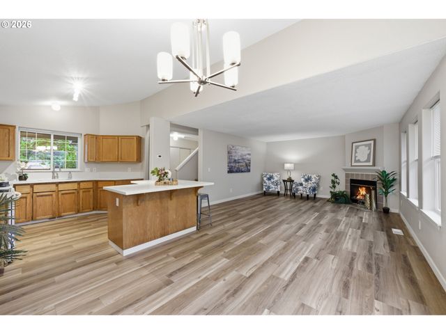 18974 Sw CHRISTOPHER Dr, Beaverton, OR 97003