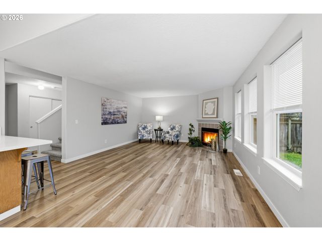 18974 Sw CHRISTOPHER Dr, Beaverton, OR 97003