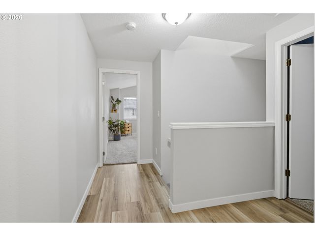 18974 Sw CHRISTOPHER Dr, Beaverton, OR 97003