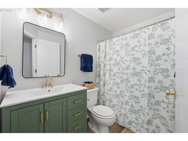 18974 Sw CHRISTOPHER Dr, Beaverton, OR 97003