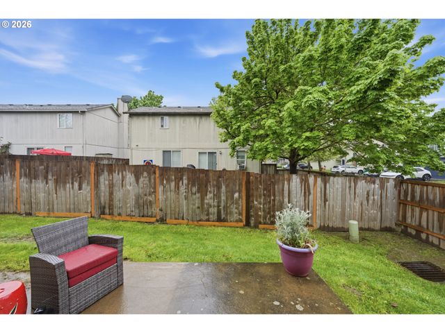 18974 Sw CHRISTOPHER Dr, Beaverton, OR 97003