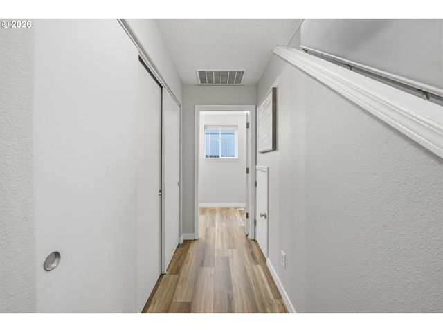 18974 Sw CHRISTOPHER Dr, Beaverton, OR 97003