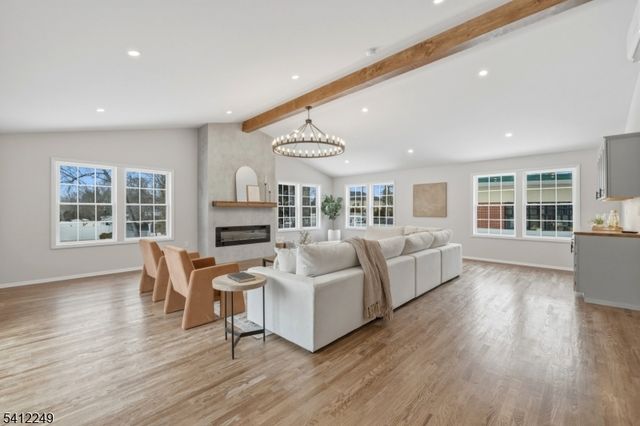 526 Ridgedale Ave, East Hanover Twp., NJ 07936