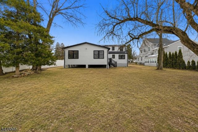 526 Ridgedale Ave, East Hanover Twp., NJ 07936