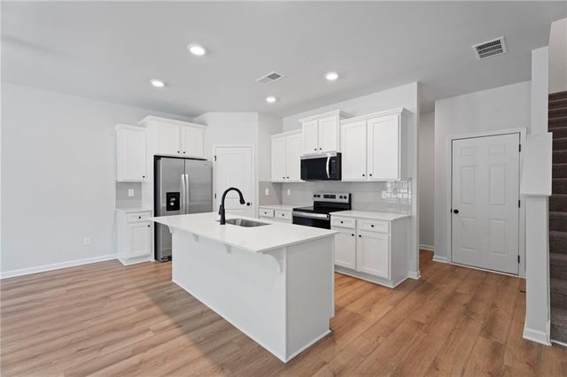 156 Flier Drive, Mcdonough, GA 30253