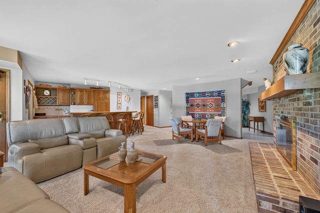 2005 Selkirk Court, Inverness, IL 60010