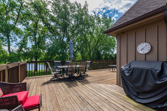 2005 Selkirk Court, Inverness, IL 60010