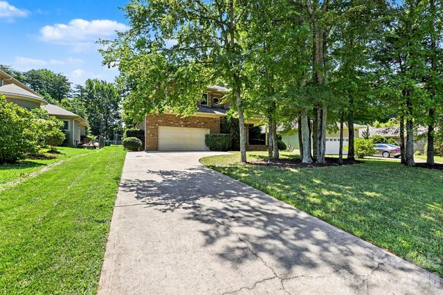 10130 Fairlea Drive, Charlotte, NC 28269