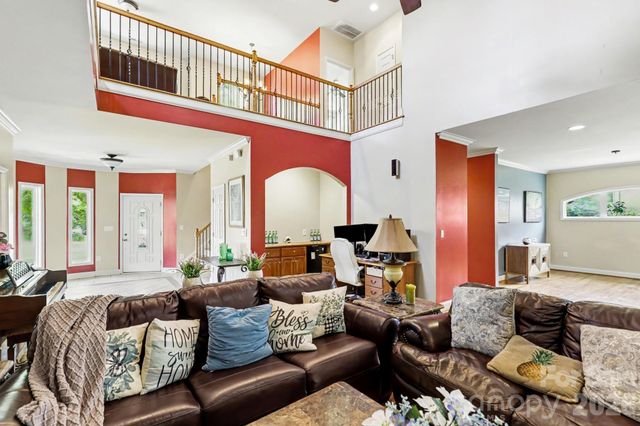 10130 Fairlea Drive, Charlotte, NC 28269