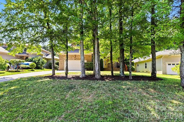 10130 Fairlea Drive, Charlotte, NC 28269