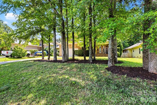 10130 Fairlea Drive, Charlotte, NC 28269