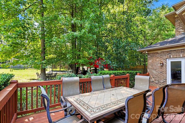 10130 Fairlea Drive, Charlotte, NC 28269