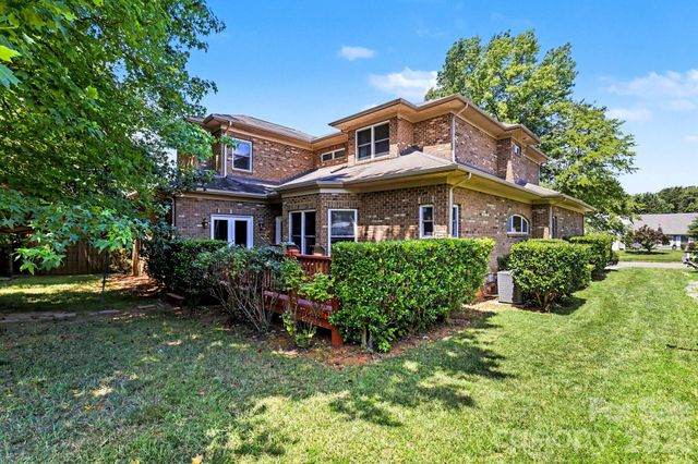 10130 Fairlea Drive, Charlotte, NC 28269