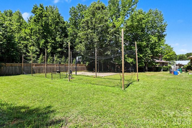 10130 Fairlea Drive, Charlotte, NC 28269
