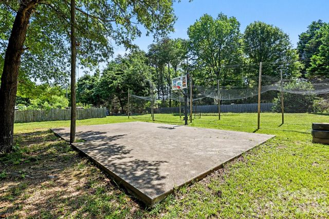 10130 Fairlea Drive, Charlotte, NC 28269