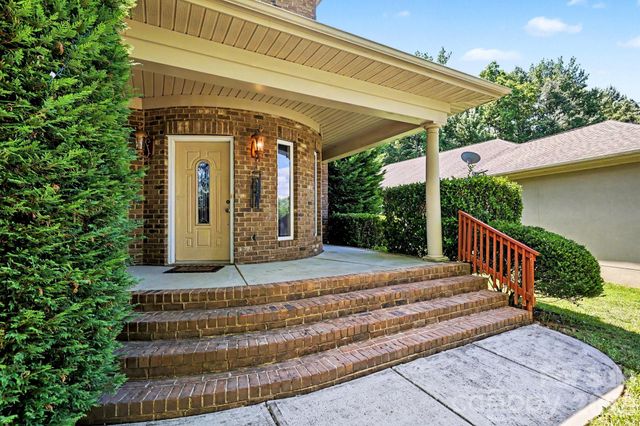 10130 Fairlea Drive, Charlotte, NC 28269